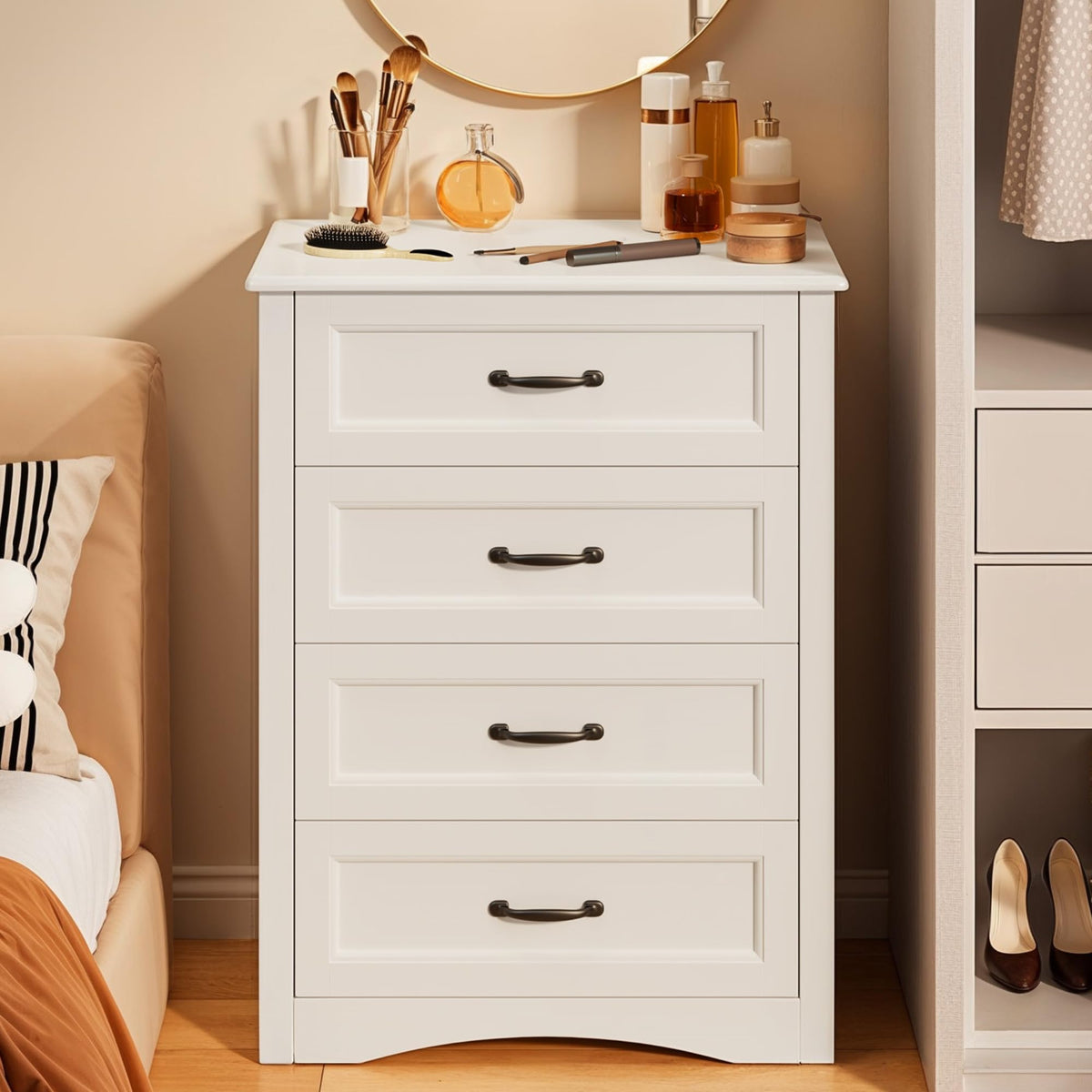 White 4 Drawer Wood Dresser T5816