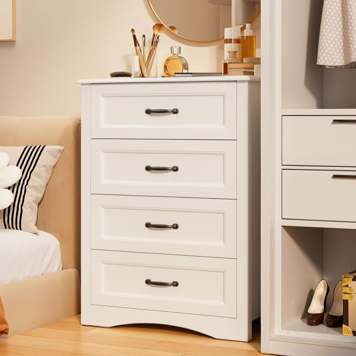 White 4 Drawer Wood Dresser T5816